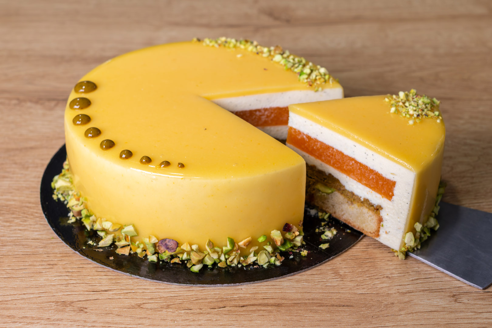 Entremets abricot & pistache